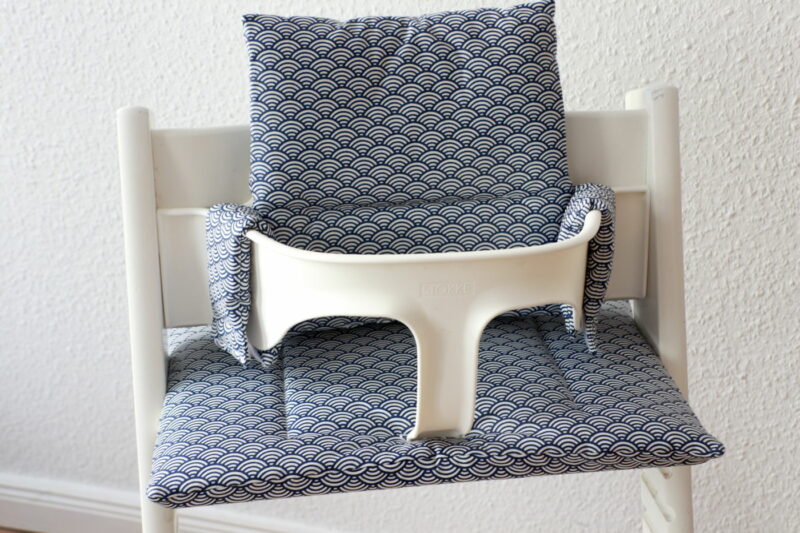 Beschichtetes   Tripp Trapp Set "Bögen Muschelmuster - Marineblau" – Bild 3