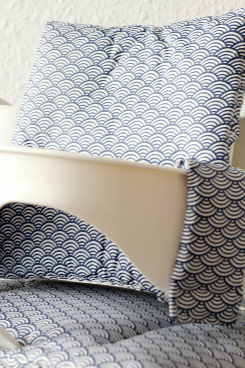 Beschichtetes   Tripp Trapp Set "Bögen Muschelmuster - Marineblau" – Bild 2