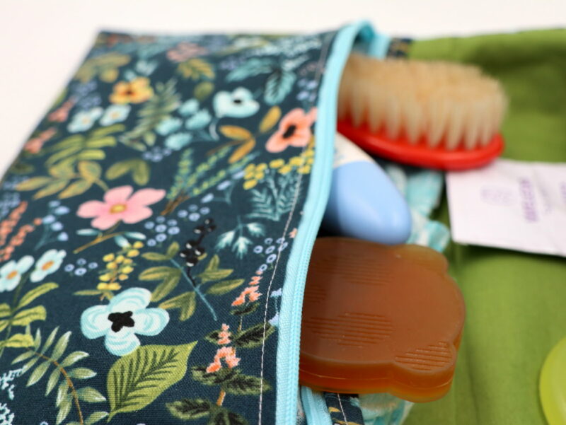 Windeltasche mit Namen "Blumengarten" – Bild 4