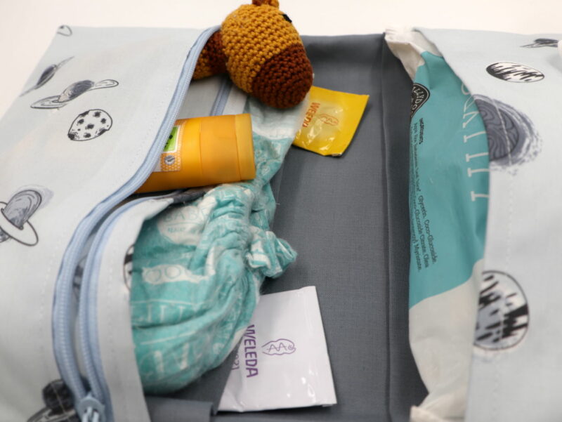 Windeltasche mit Namen "Paneten" – Bild 3