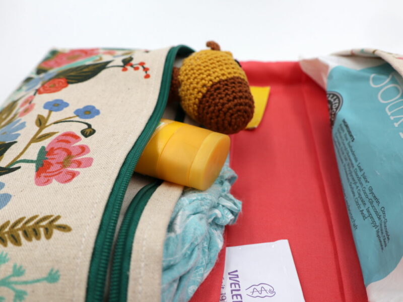 Windeltasche mit Namen "Blumenstrauß" – Bild 4