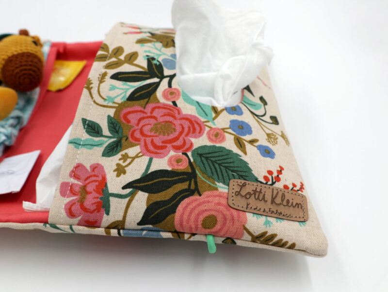 Windeltasche mit Namen "Blumenstrauß" – Bild 3