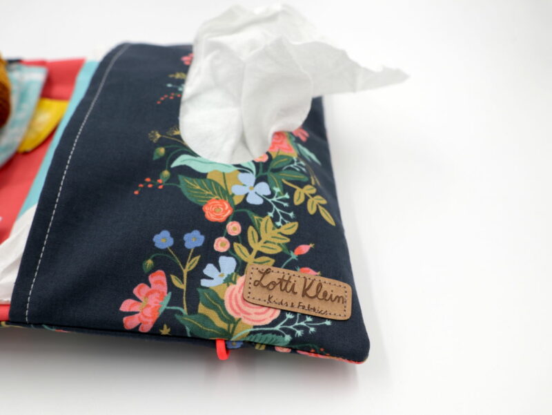 Windeltasche mit Namen "Rose in navy" – Bild 2