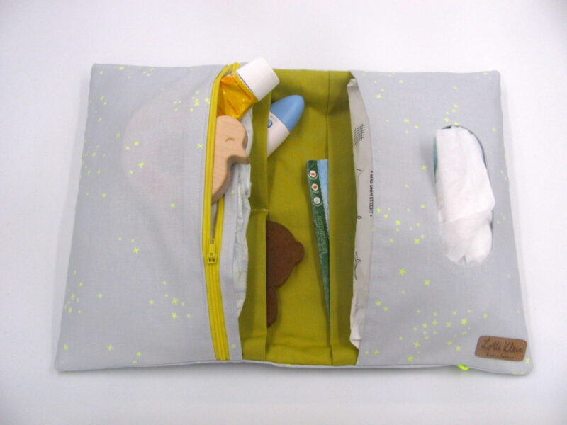 Windeltasche mit Namen "Yellow Stars" – Bild 3