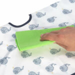 Ärmellätzchen - Bib Long Sleeve, Little Water Whale