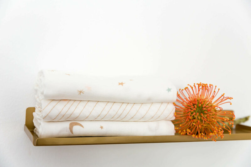 Mulltücher - Heavenly Soft Swaddle L, Stars & Moon Gold