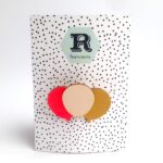 Frau Rasmusson - Brosche (Luftballon rot gold weiß)