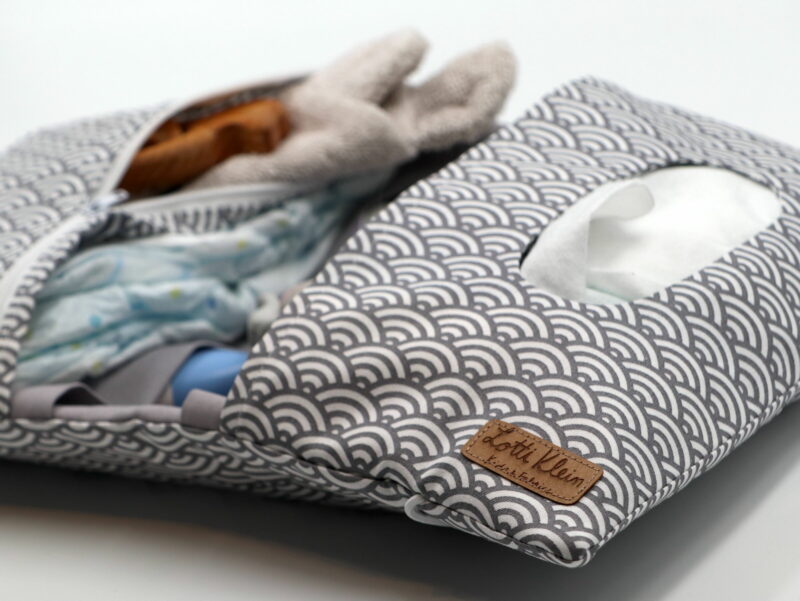 Windeltasche mit Namen "Grey Wave" – Bild 2