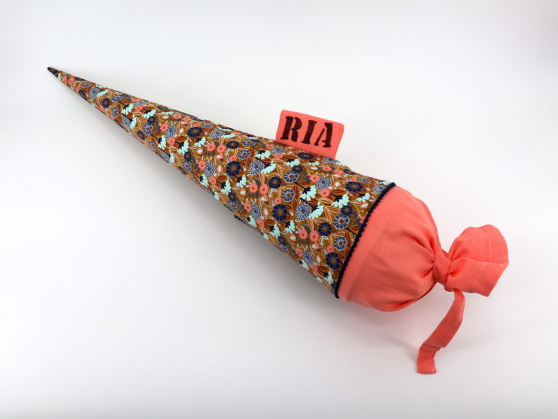 Schultüte "Ria" mit Namen – Bild 3