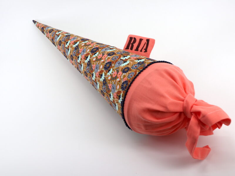 Schultüte "Ria" mit Namen – Bild 2