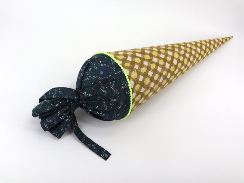 Schultüte "Space" mit Namen – Bild 3