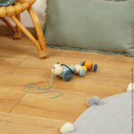 janod-sweet-cocoon-nachziehtier-raupe-beweglich