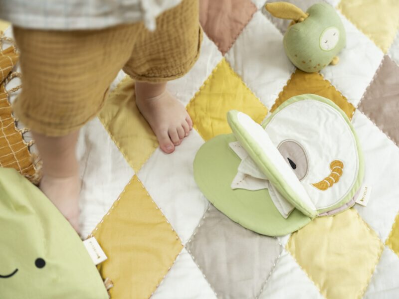 Babyspielzeug "Activity Toy" - Green Apple – Bild 3