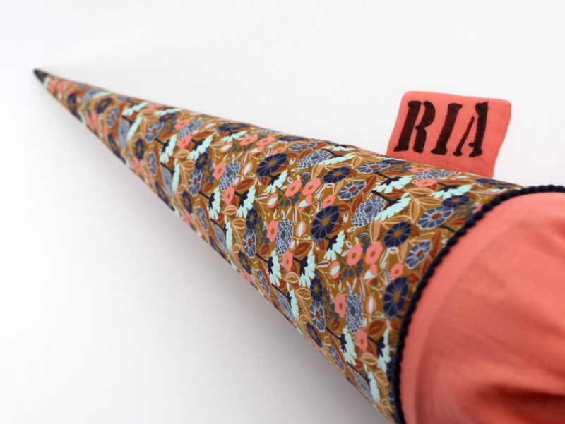 Schultüte "Ria" mit Namen – Bild 5