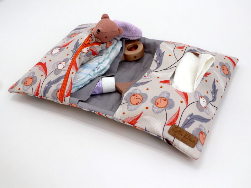 Windeltasche mit Namen "Bloom Together – Rise Up Ivory" – Bild 4