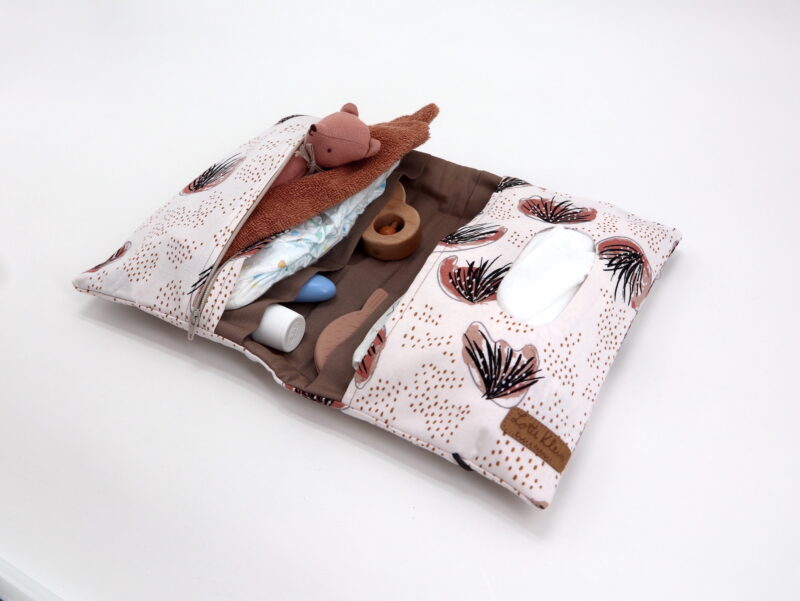 Windeltasche mit Namen "Moonlit - Witching Hour " – Bild 3