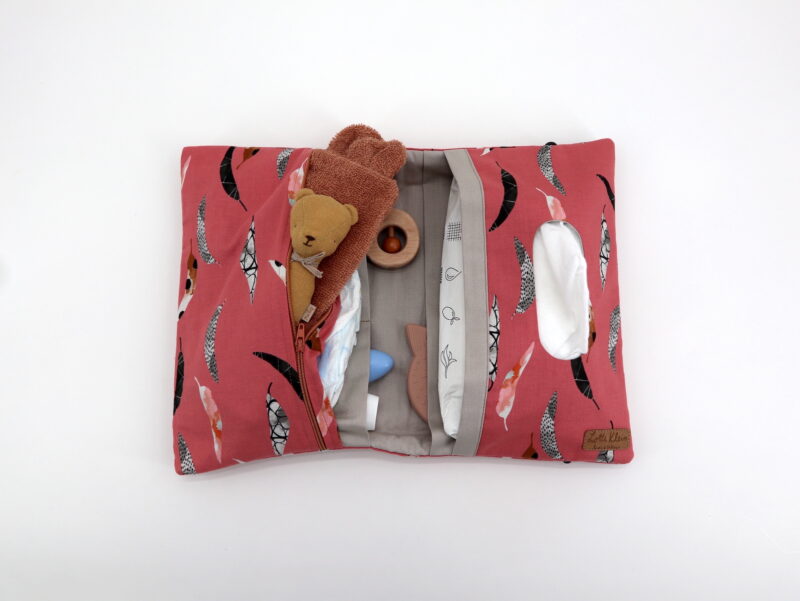 Windeltasche mit Namen "In Bloom – Outside in Nature Rose" – Bild 4
