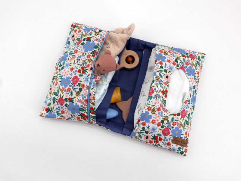 Windeltasche mit Namen "Primavera - Wild Rose" – Bild 4