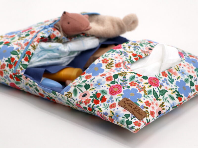 Windeltasche mit Namen "Primavera - Wild Rose" – Bild 2
