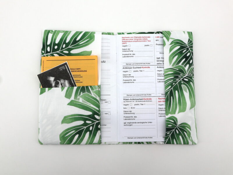 Mutterpasshülle -  Modern Botanicals Monsteras – Bild 4