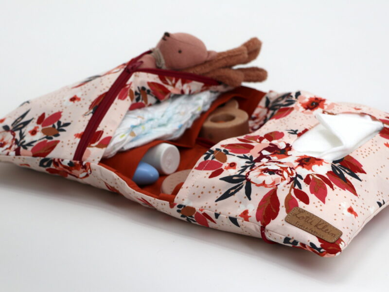 Windeltasche mit Namen "	Homebody - Togetherness At Heart" – Bild 2