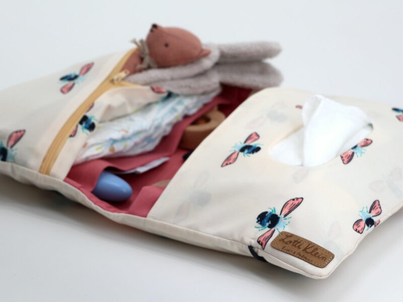Windeltasche mit Namen "	Little Forester - Bumble Forester" – Bild 3
