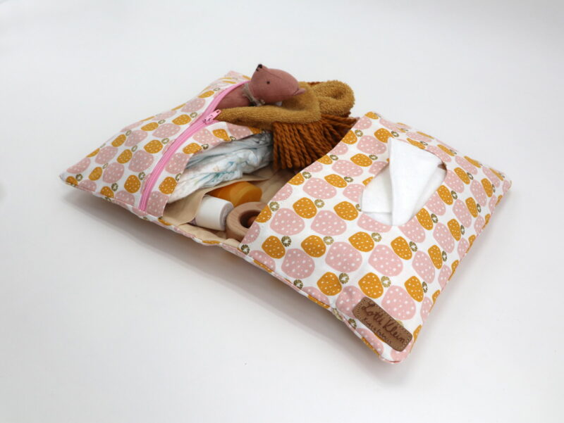 Windeltasche mit Namen "	Mountains Rocks and Pebbles - Sweet Pebbles" – Bild 3