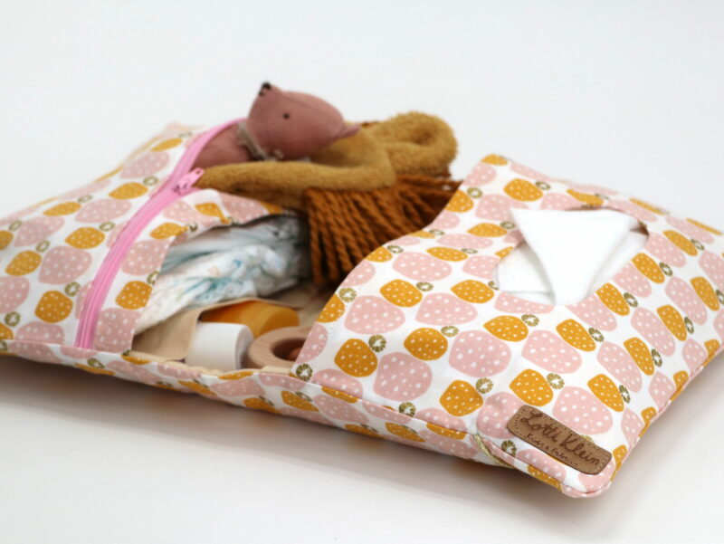 Windeltasche mit Namen "	Mountains Rocks and Pebbles - Sweet Pebbles" – Bild 2