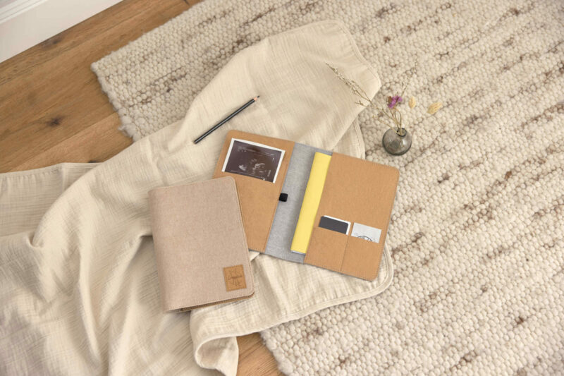 Mutterpasshülle "Mum's Organizer" – Felt Sand – Bild 2