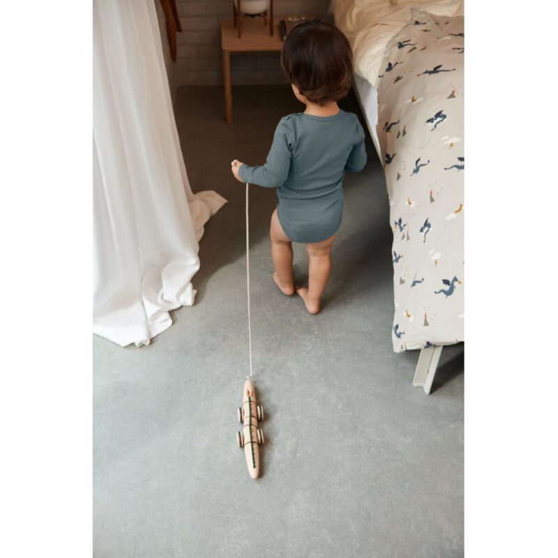 Nachziehspielzeug aus Holz "Sidsel Pull Along Toy" –  crocodile – Bild 3