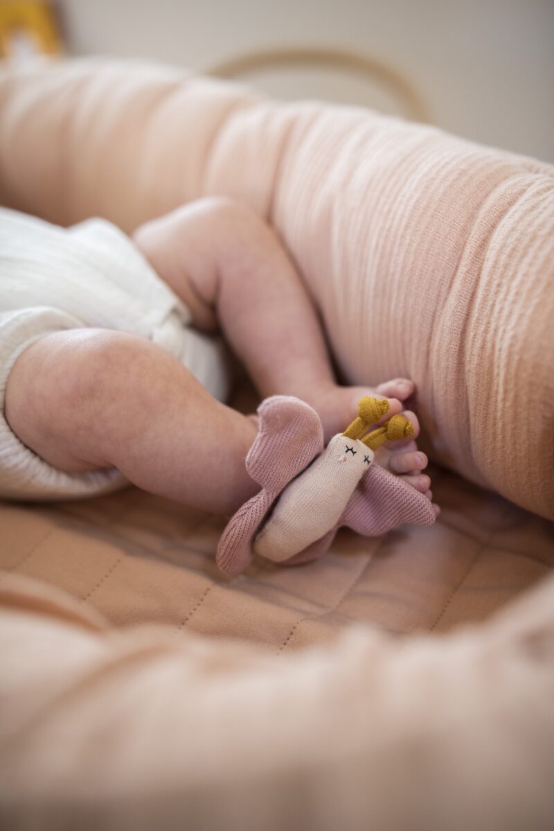 Rassel fürs Handgelenk "Wrist Rattle" – Schmetterling – Bild 3