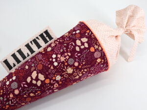 Schultüte "Blooming Ground Five" mit Namen
