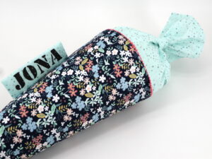 Schultüte "Glitter Flowers" mit Namen