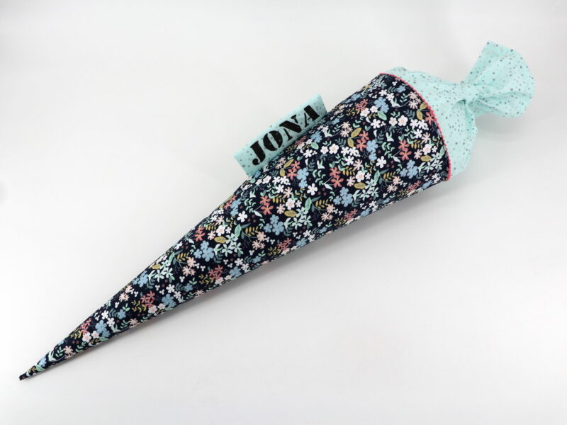 Schultüte "Glitter Flowers" mit Namen – Bild 3