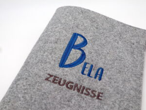 Personalisierte Zeugnismappe "Buchstabe" mit Namen