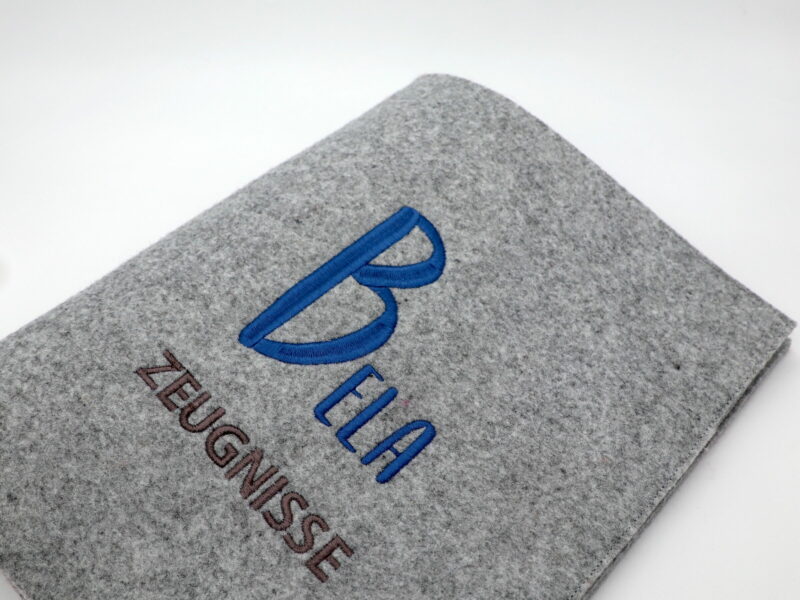 Personalisierte Zeugnismappe "Buchstabe" mit Namen – Bild 2