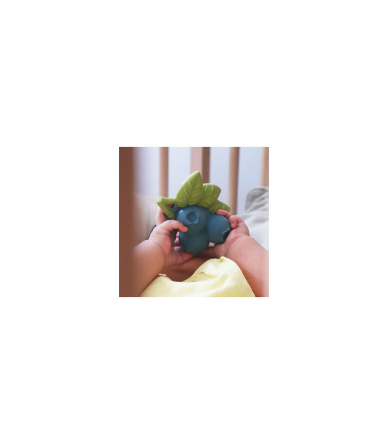 Baby-Spielzeug aus Naturkautschuk "Jerry The Blueberry" – Bild 2