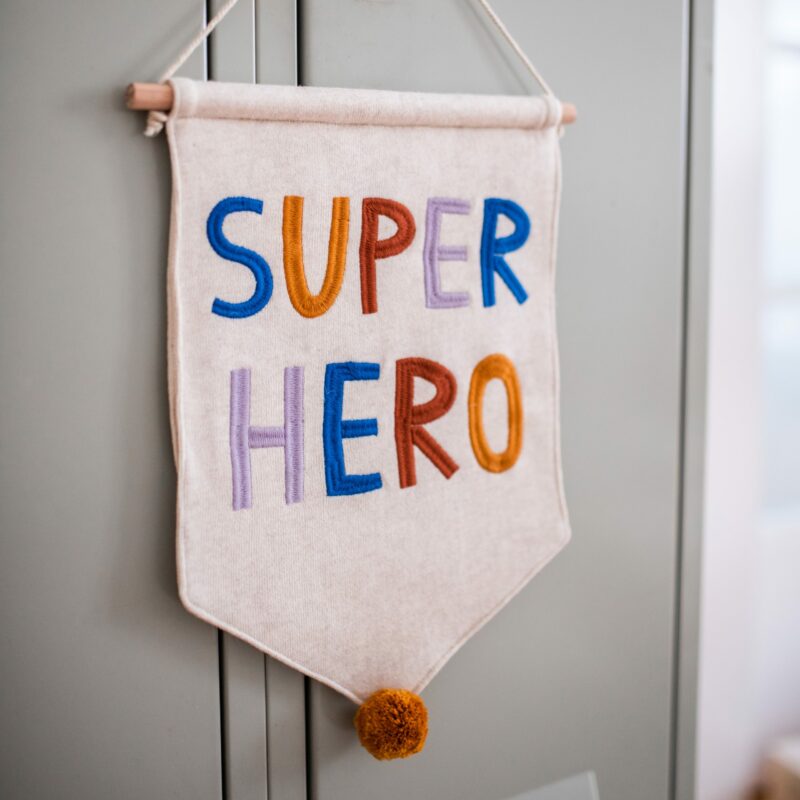 Wandbehang “SUPER HERO” – Off white – Bild 2