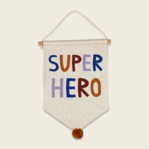 ava&yves - Wandbehang “SUPER HERO” (22 x 32 cm) off white
