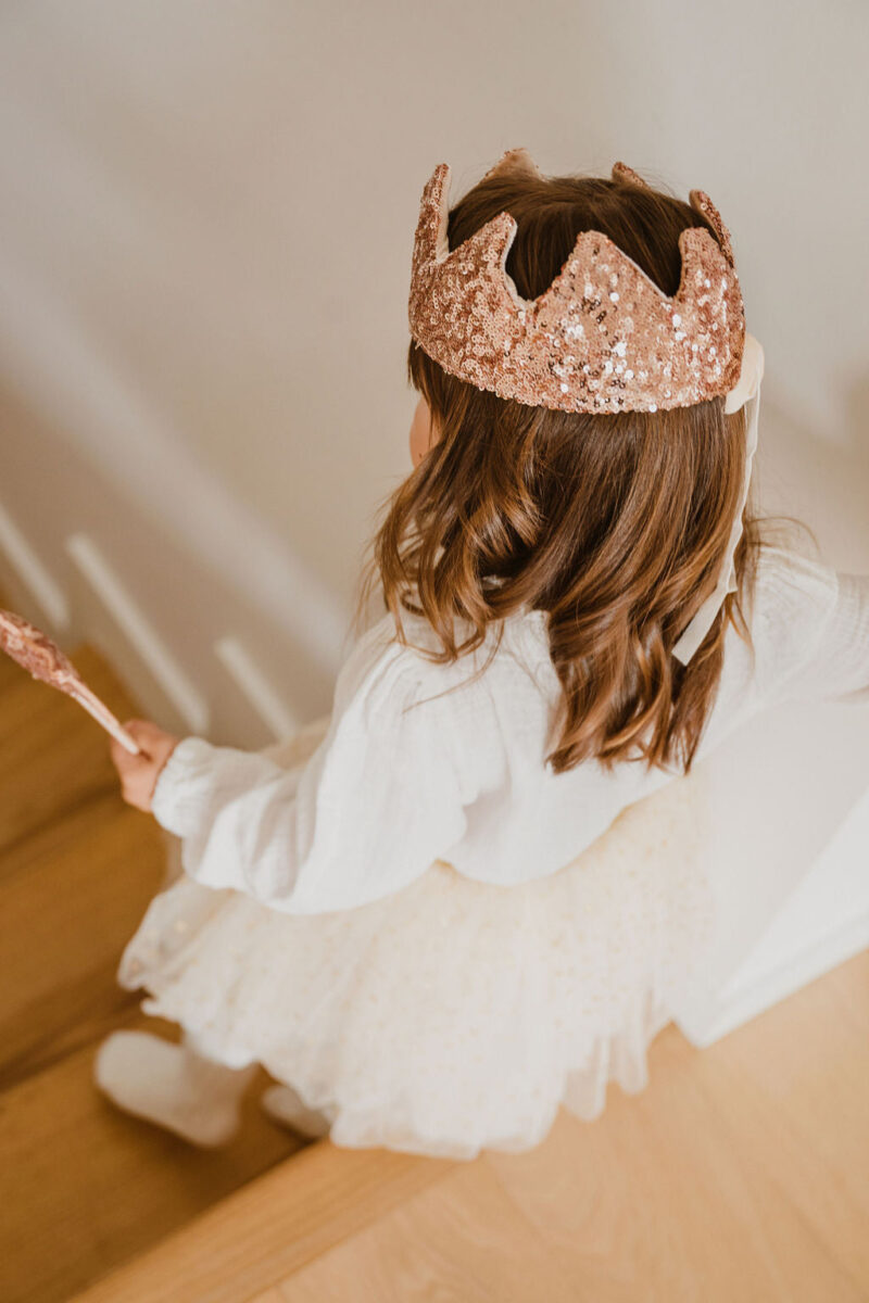 luciole-et-petit-pois-couronne-sequins-roses-5