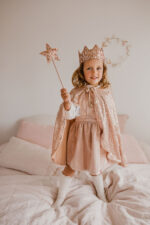 luciole-et-petit-pois-couronne-sequins-roses-8