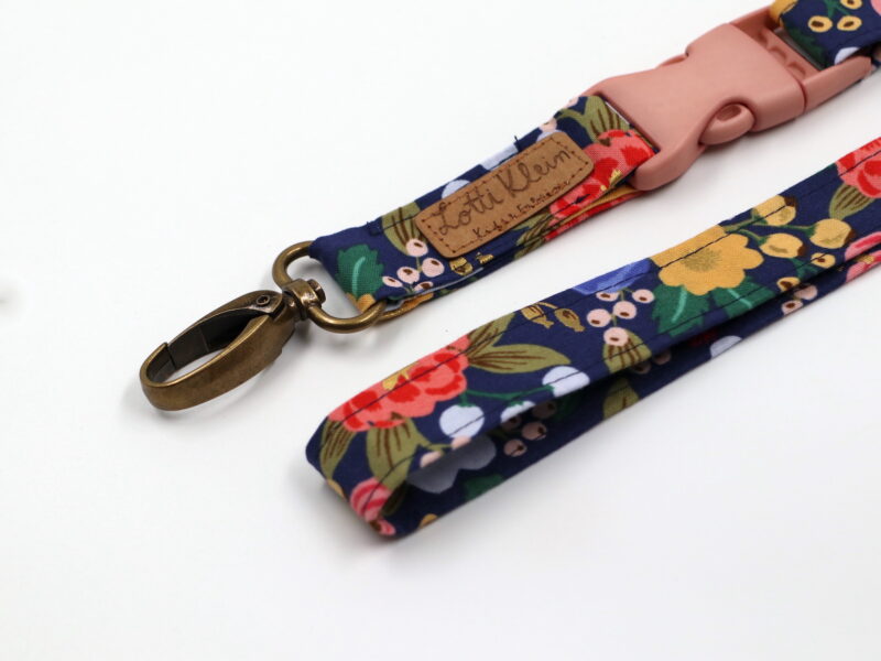 Schlüsselband "Vintage Blossom blue" – Bild 5