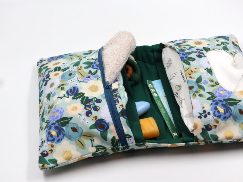 Windeltasche mit Namen "Vintage Blossom Mint" – Bild 2