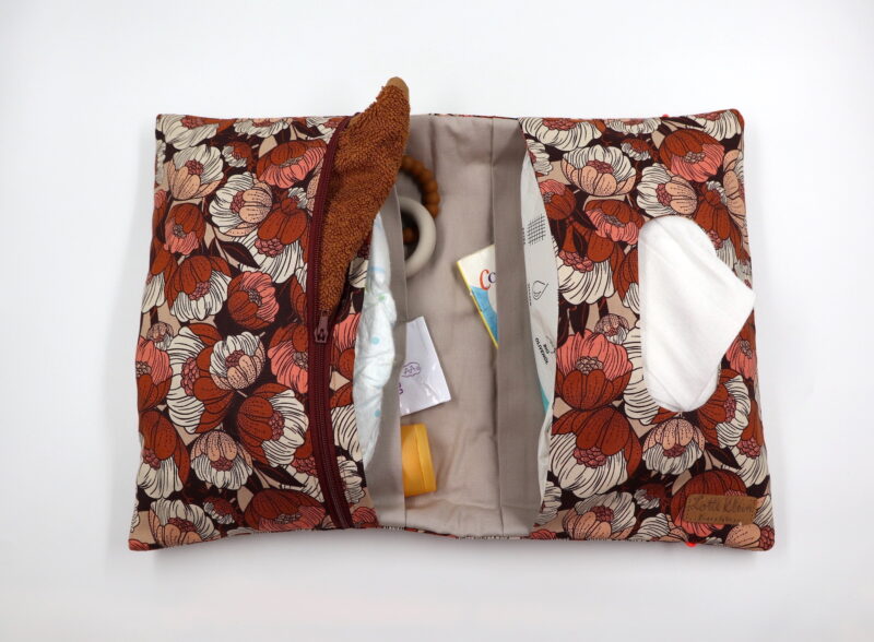 Windeltasche mit Namen "Wild Flora" – Bild 4