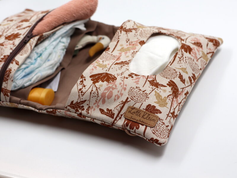 Windeltasche mit Namen "Wander field" – Bild 3