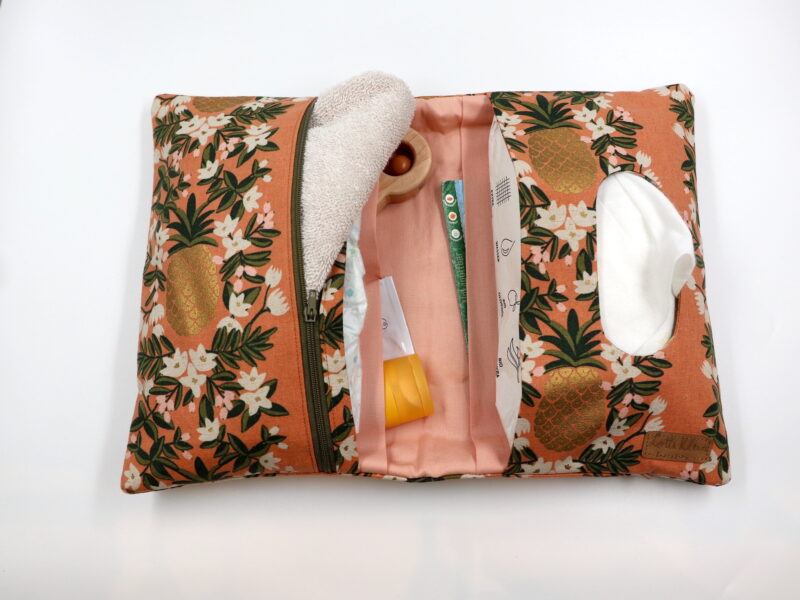 Windeltasche mit Namen "Pineapple Stripe" – Bild 4