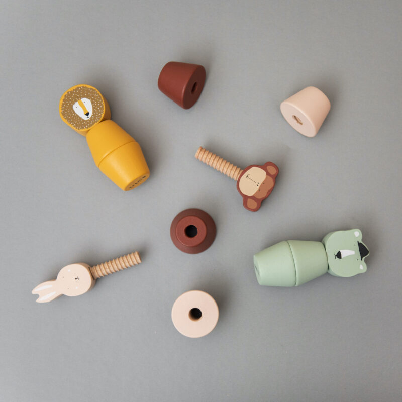 Fädelspielzeug aus Holz "Lacing Toy" mit Tieren – Bild 3