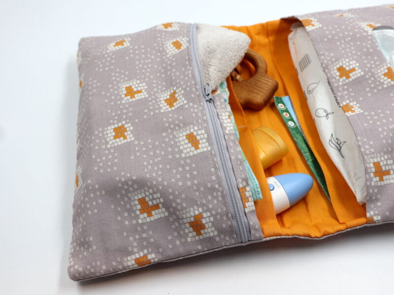 Windeltasche mit Namen "St Bees Gray" – Bild 3