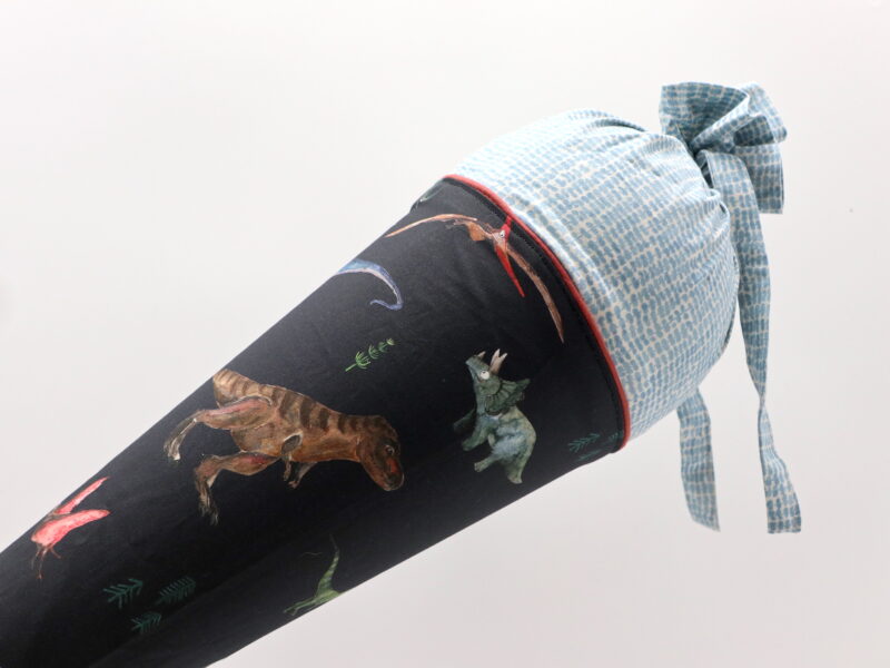 Schultüte "Halfbird - Dinos" mit Namen