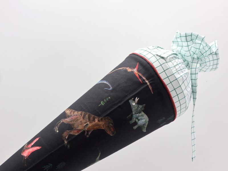 Schultüte "Dinos - Halfbird" mit Namen
